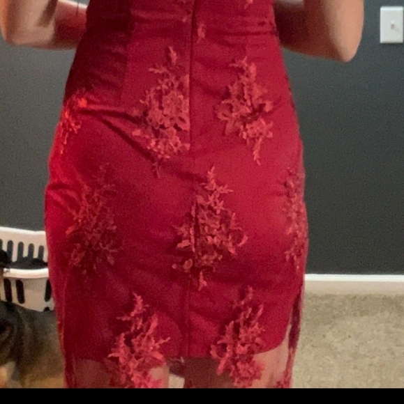 Guess Size 4 Red Lace Dress - Picture 4 of 10